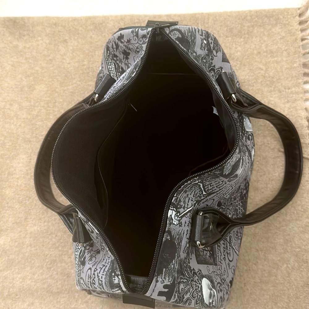 Y2K RARE SKULL 💀 POTION SATCHEL IN GREAT CONDITION - Picture 7 of 7